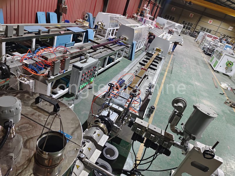 Co-Extrusion WPC Decking Production Machine