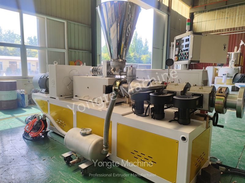 Conical Twin Screw Extruder Machine
